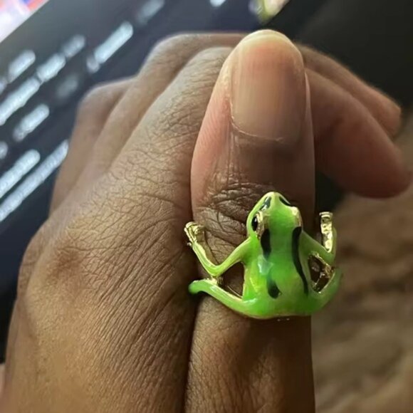 Frog Green Vibrant Ring - Picture 2 of 16